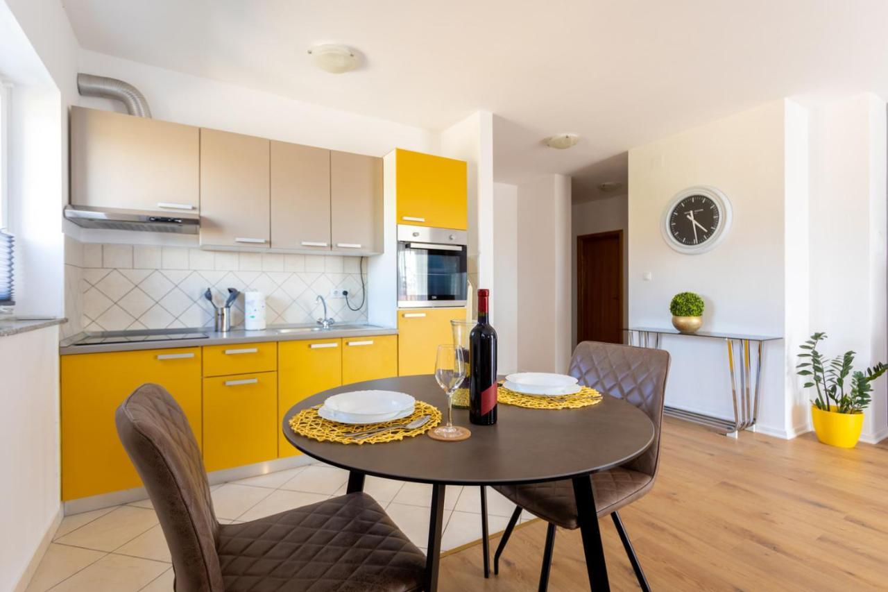 Apartment Demo Малинська Екстер'єр фото