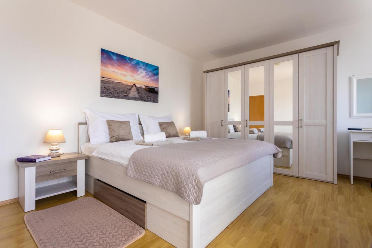Apartment Demo Малинська Екстер'єр фото