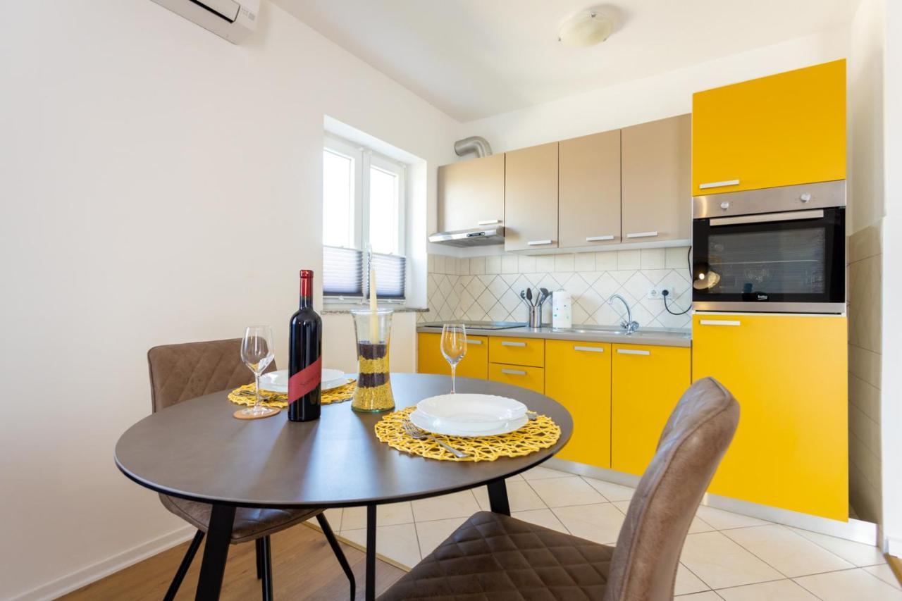 Apartment Demo Малинська Екстер'єр фото
