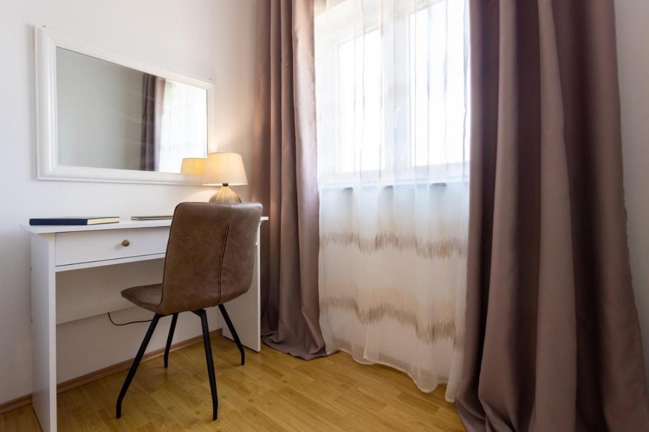 Apartment Demo Малинська Екстер'єр фото